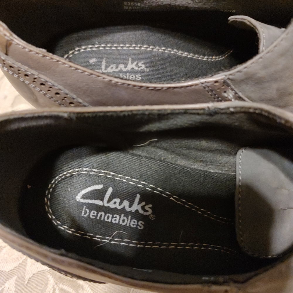 🩶Glorious Clarks Taupe & Graphite Leather Brogue Spectator Booties Heels - 7.5M - Picture 12 of 13